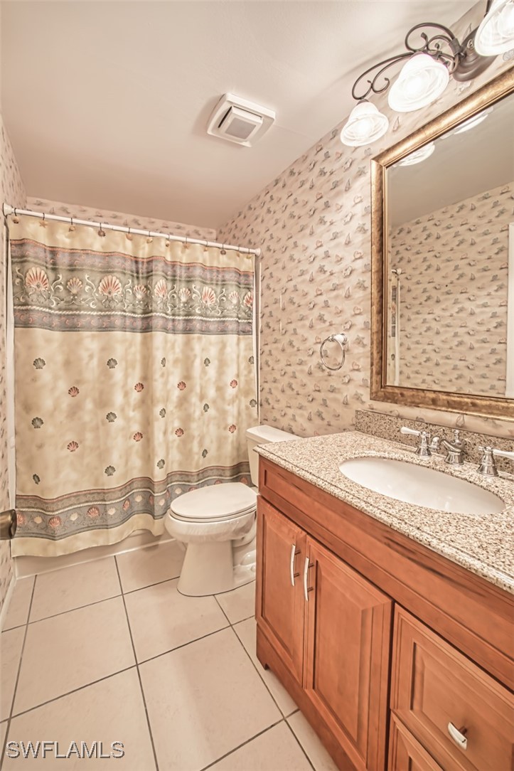 8061 S Woods Circle, Apt 4