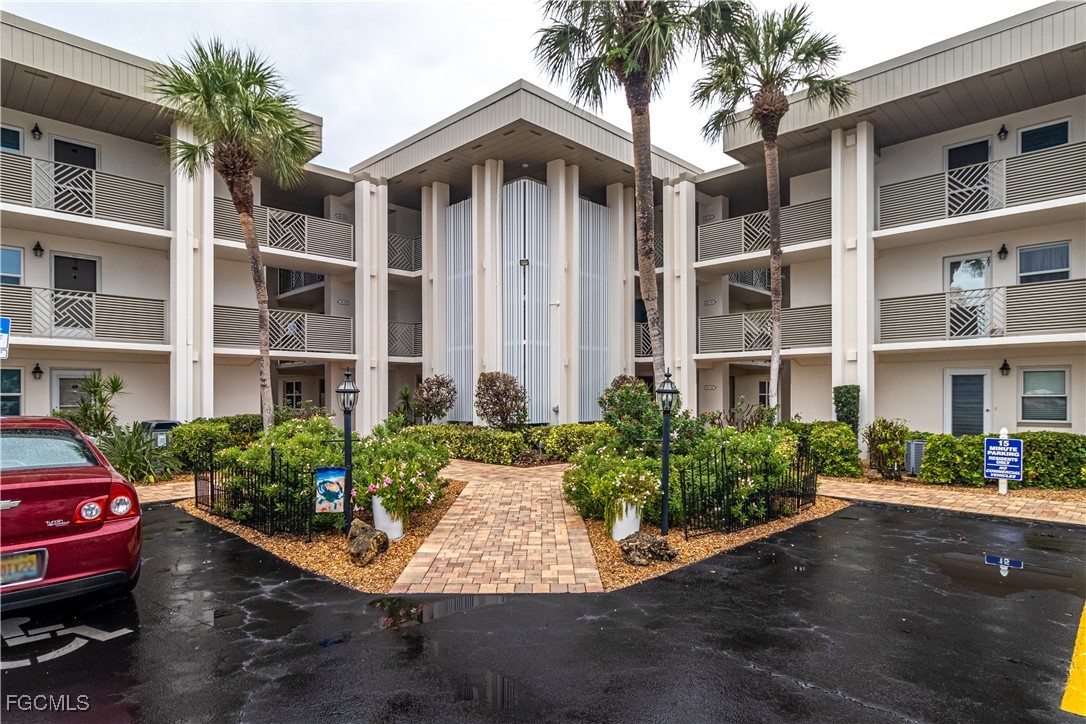 6102  Augusta Drive, Apt 315