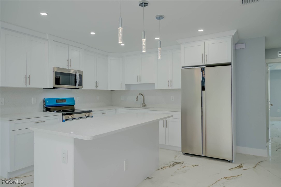 805/807 W 12th Street