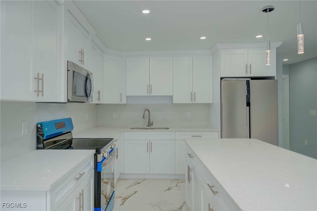 805/807 W 12th Street