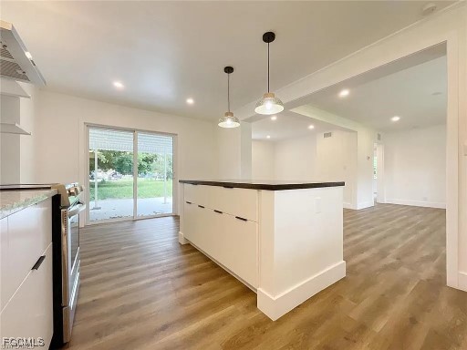 2027  Maravilla Circle