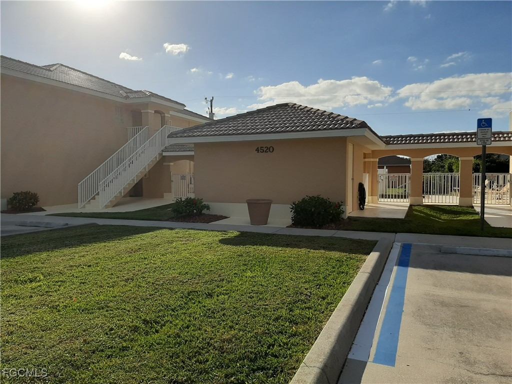 4520  Skyline Boulevard, Apt 205