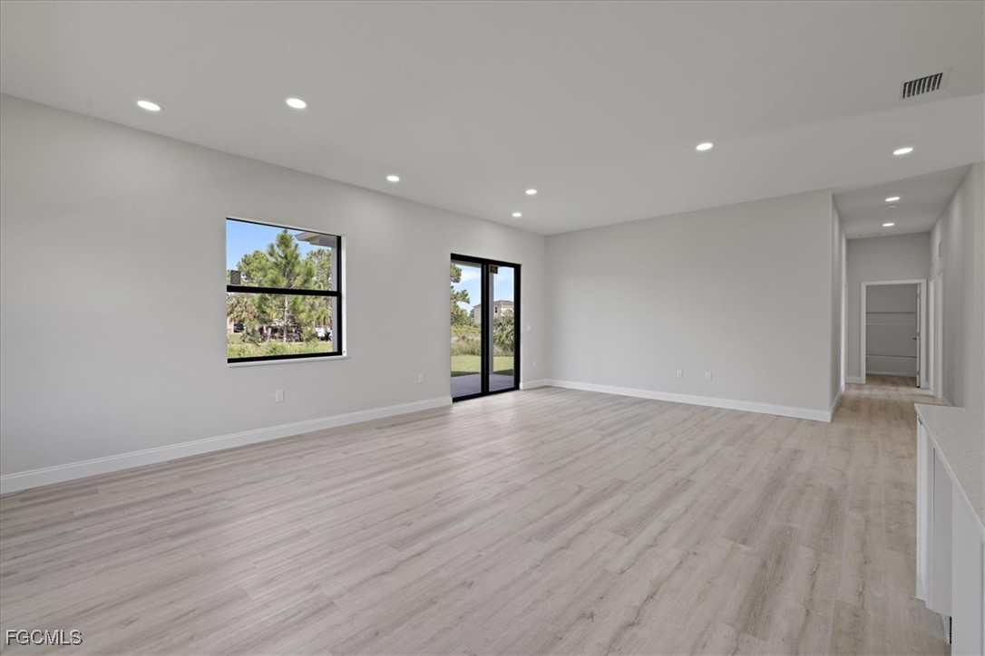 843  Theodore Vail Street