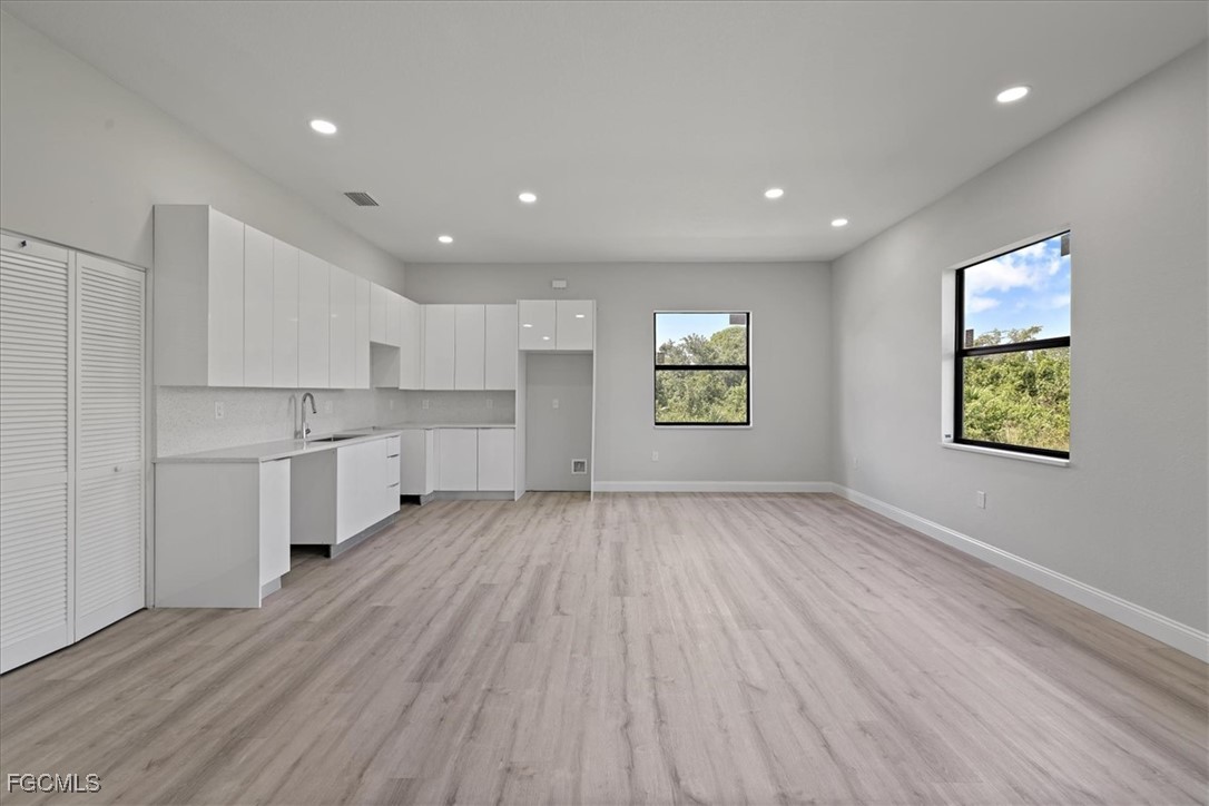 843  Theodore Vail Street