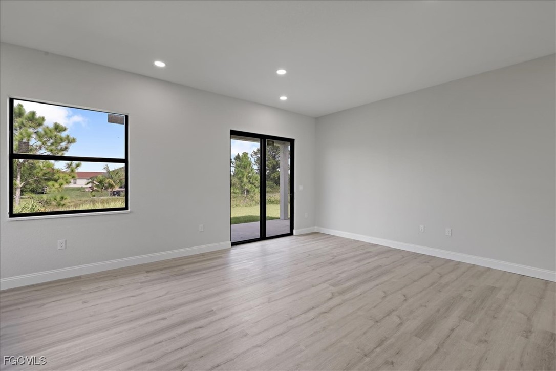 843  Theodore Vail Street