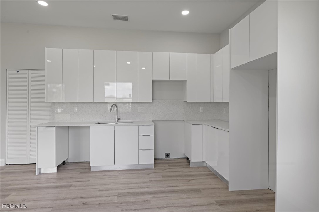 843  Theodore Vail Street