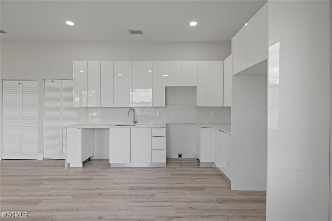 843  Theodore Vail Street