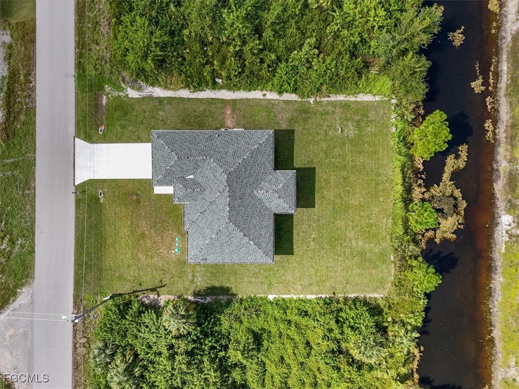 843  Theodore Vail Street