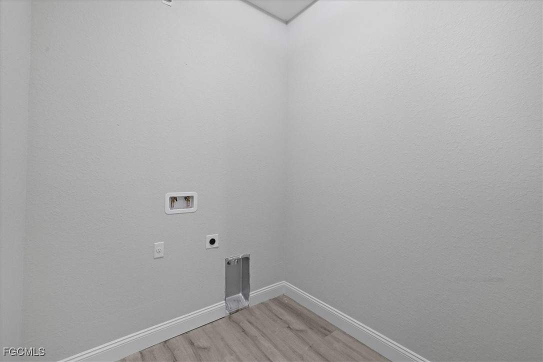 843  Theodore Vail Street