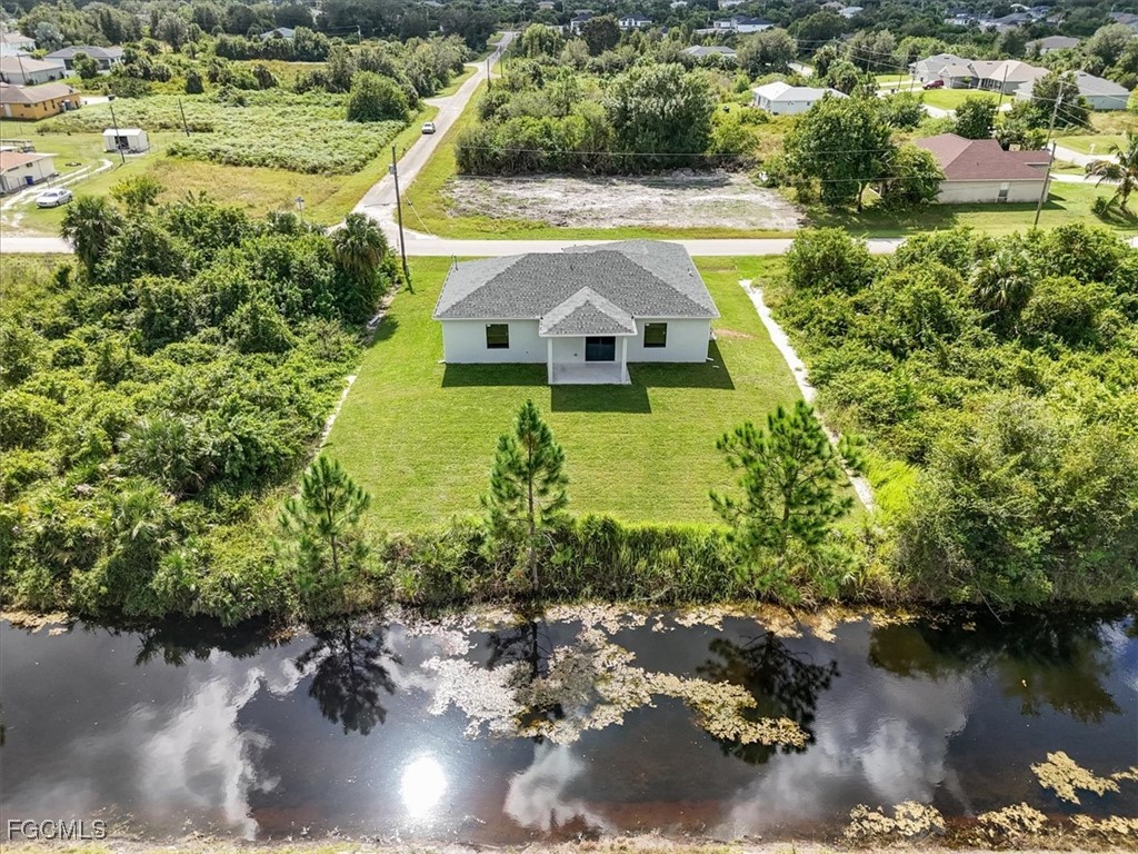 843  Theodore Vail Street