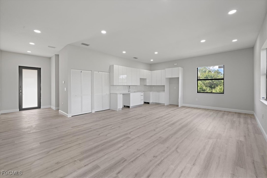 843  Theodore Vail Street