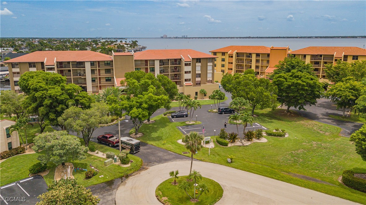 4013 SE 20th Place, Apt 205