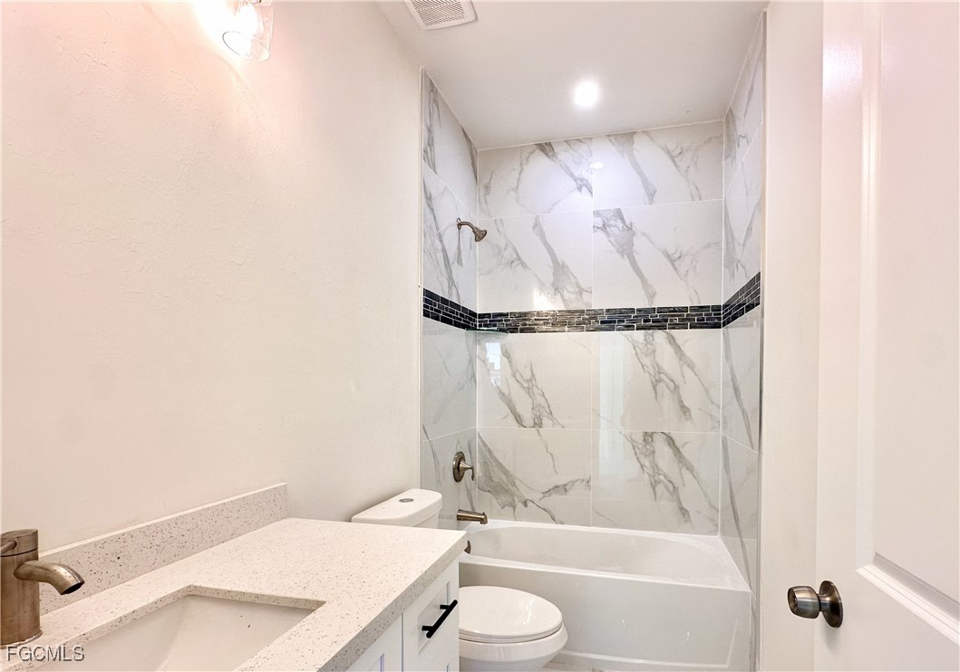 2404/2406  Dickens Avenue