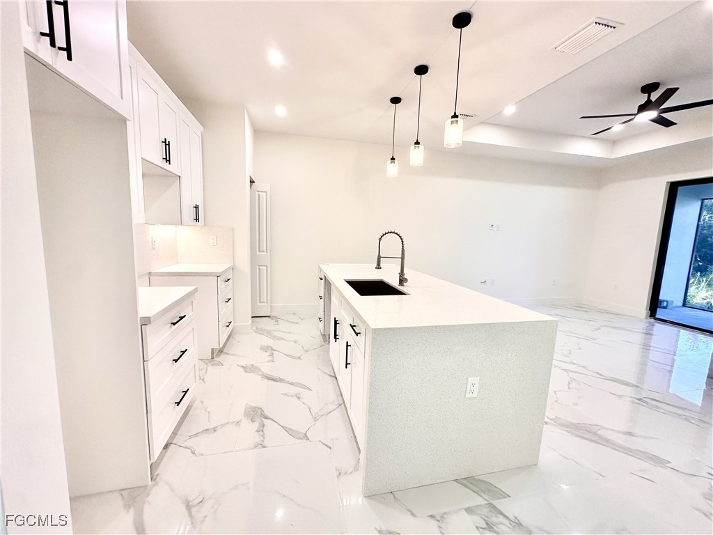 2404/2406  Dickens Avenue