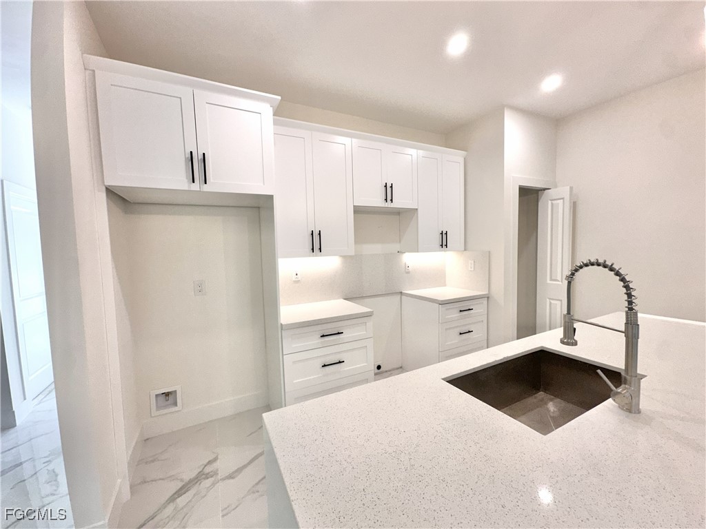 2404/2406  Dickens Avenue