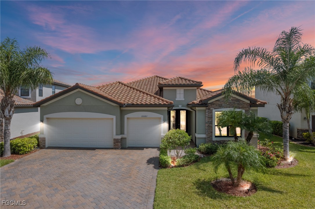 10061  Avalon Lake Circle, Apt 104