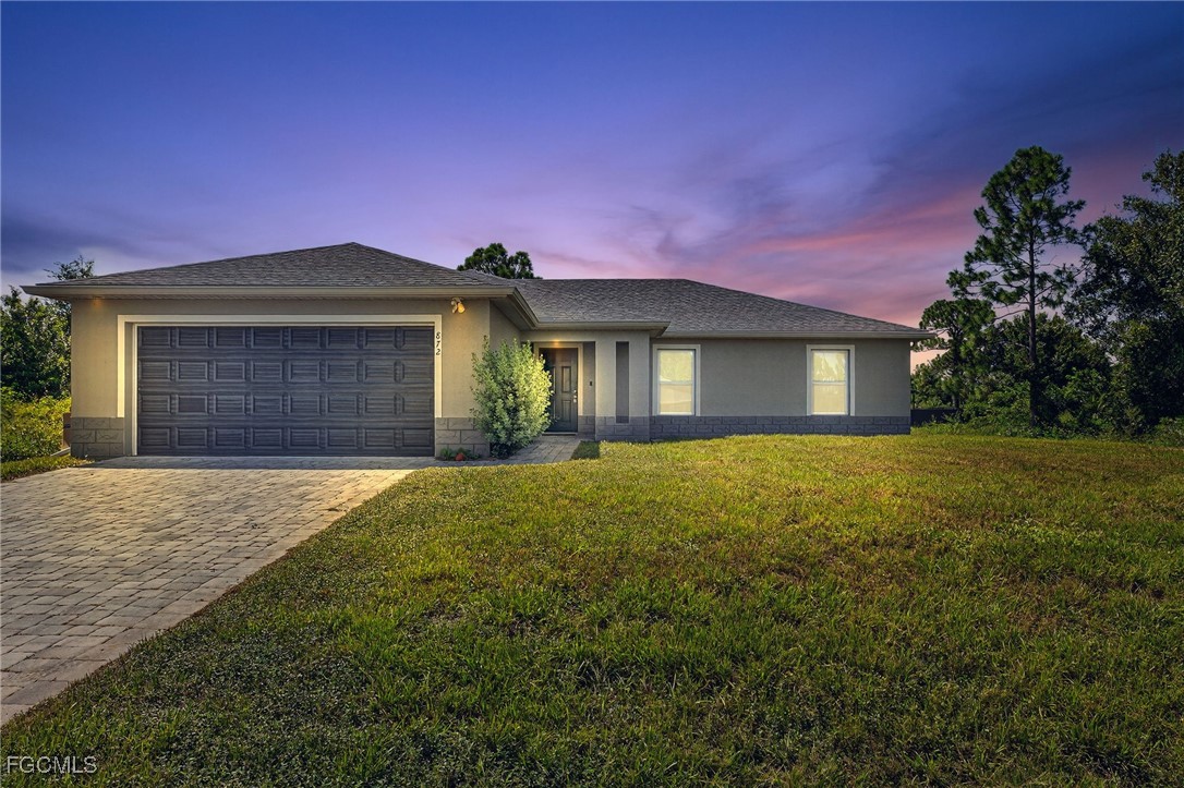 872  Carbon Street
