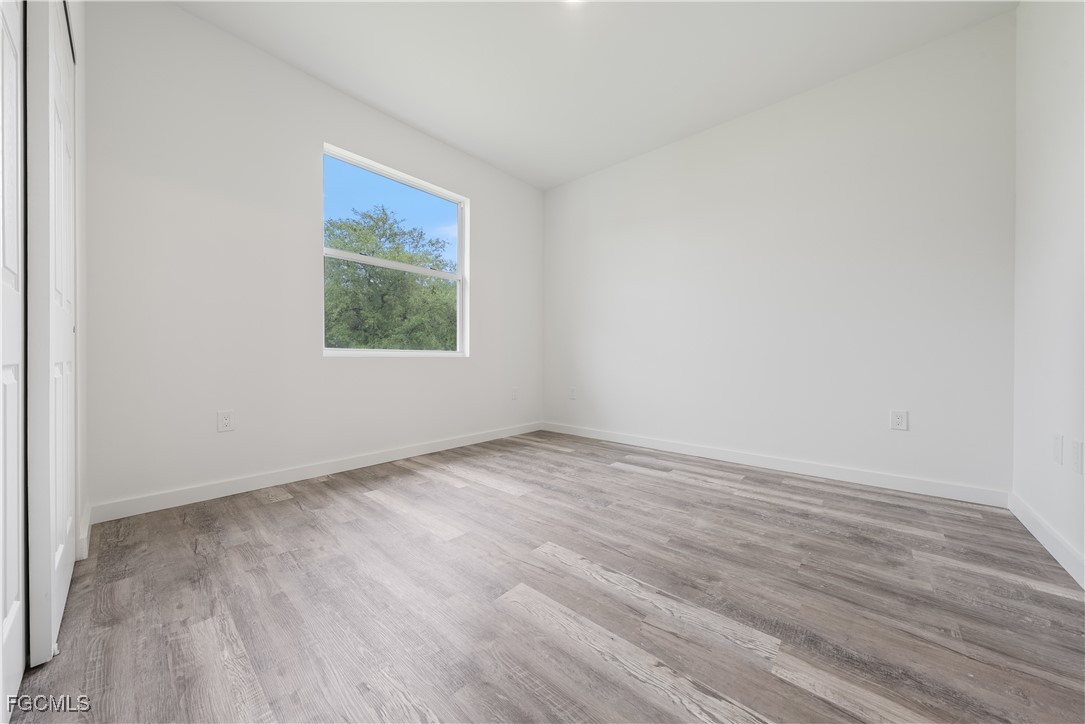 1025/1027  Meadow Road