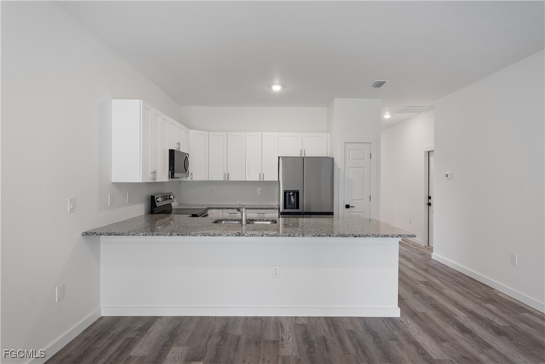 1025/1027  Meadow Road