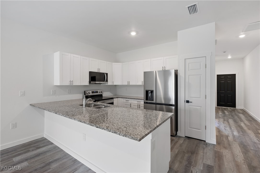 1025/1027  Meadow Road