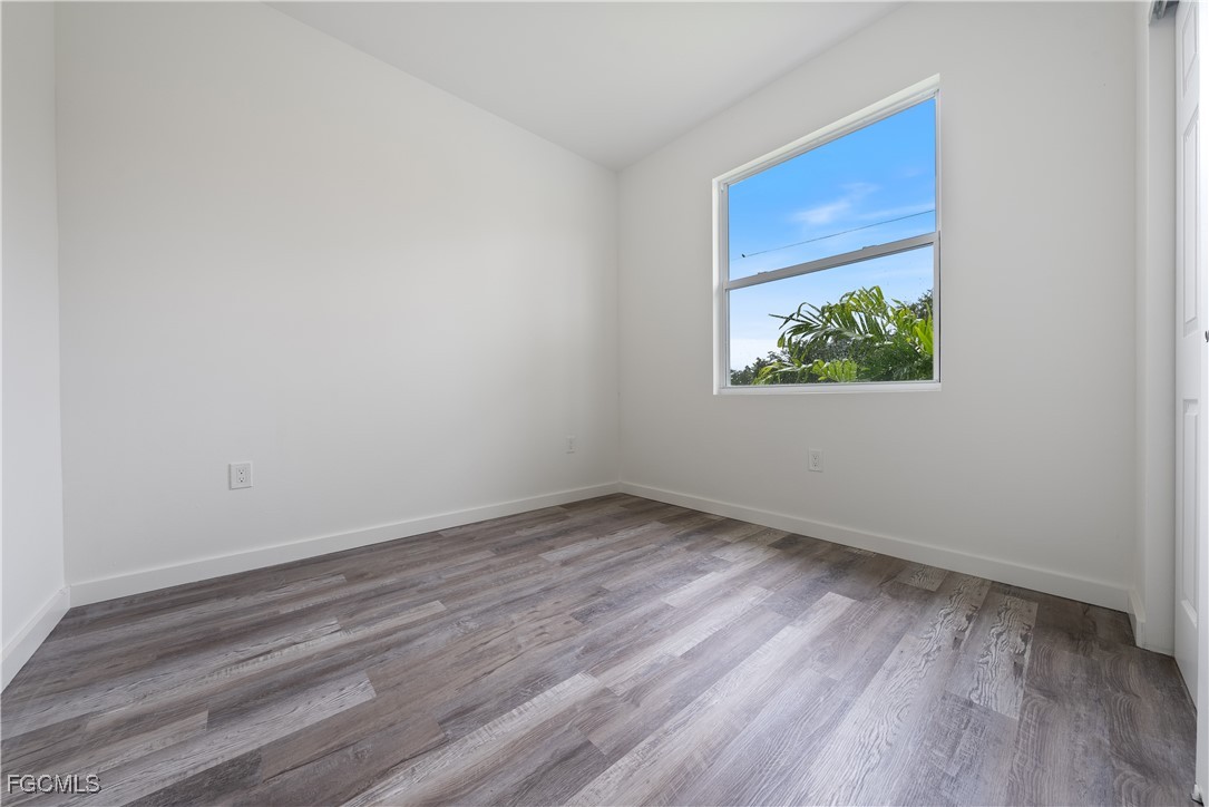 1025/1027  Meadow Road
