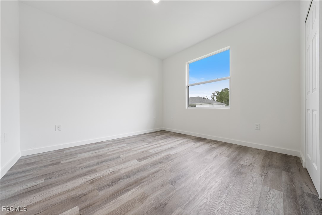 1025/1027  Meadow Road