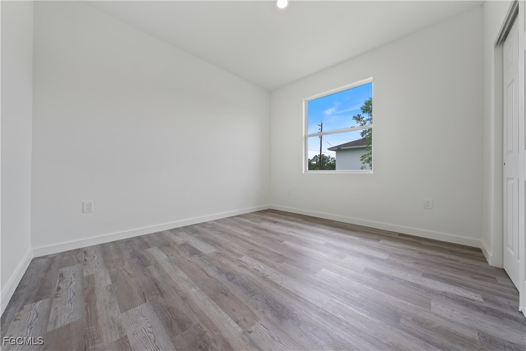1025/1027  Meadow Road
