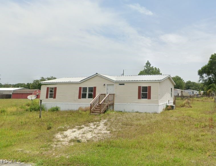 1262  Blue Jay Road