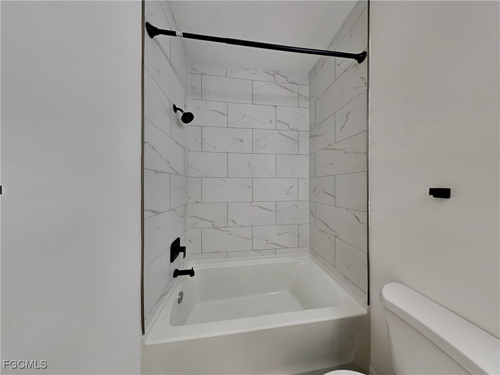4208/4210  Santa Barbara Boulevard