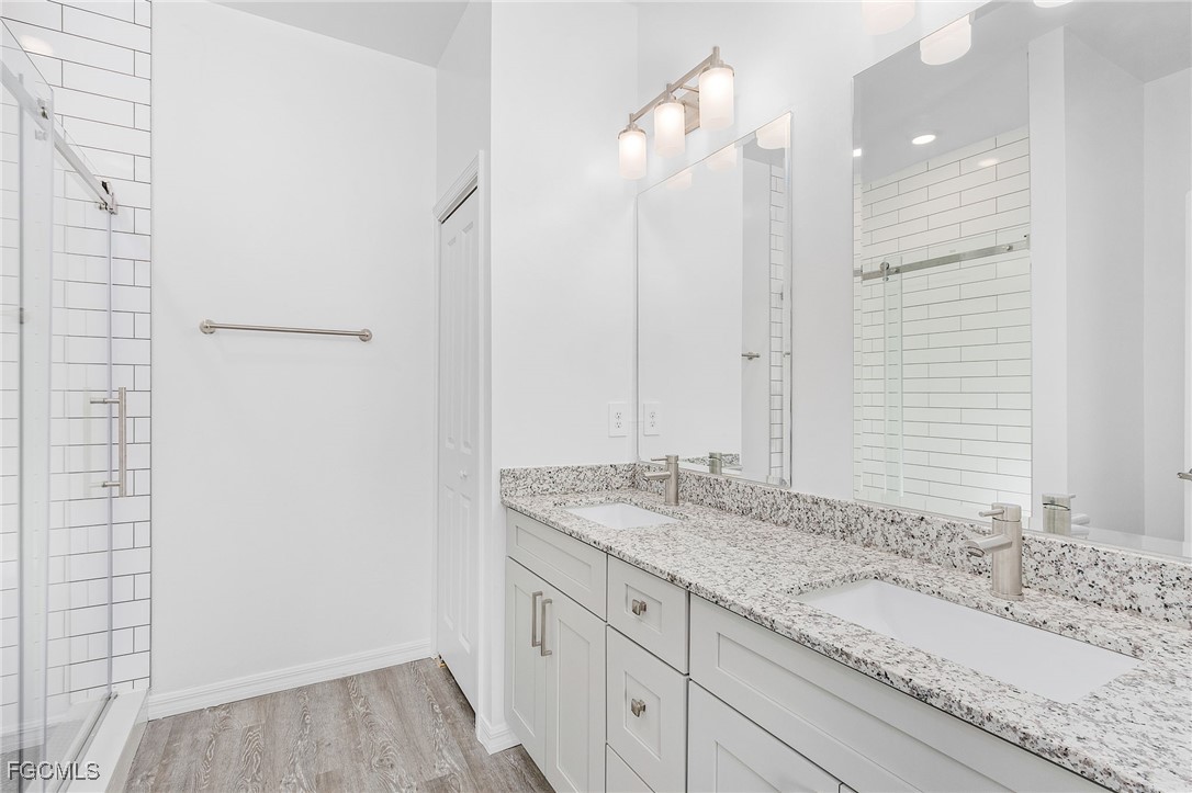 3106/3108 SE Santa Barbara Place