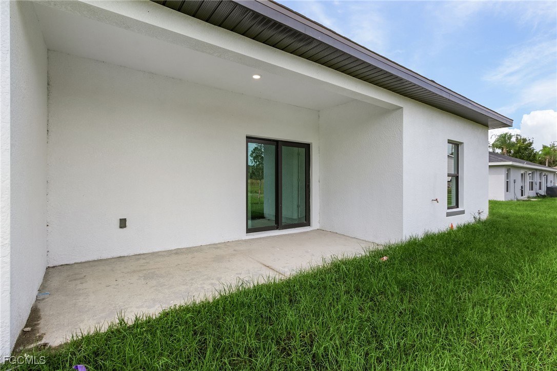 3106/3108 SE Santa Barbara Place