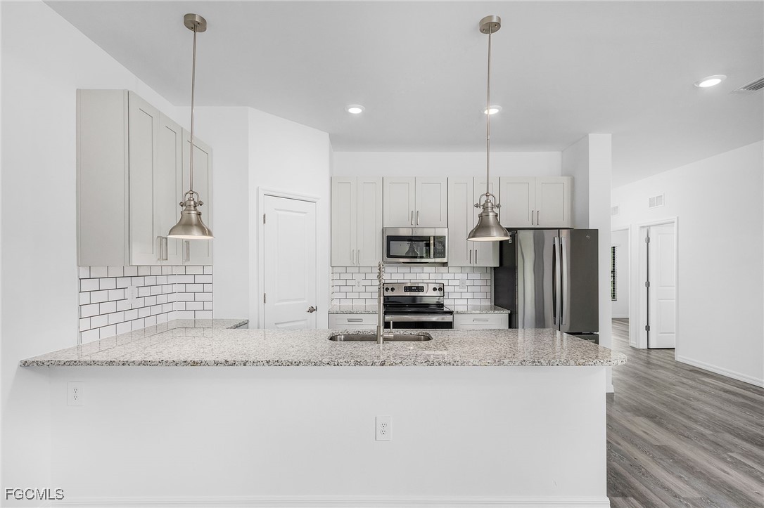 3106/3108 SE Santa Barbara Place