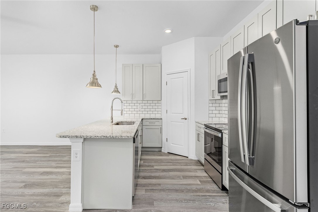 3106/3108 SE Santa Barbara Place