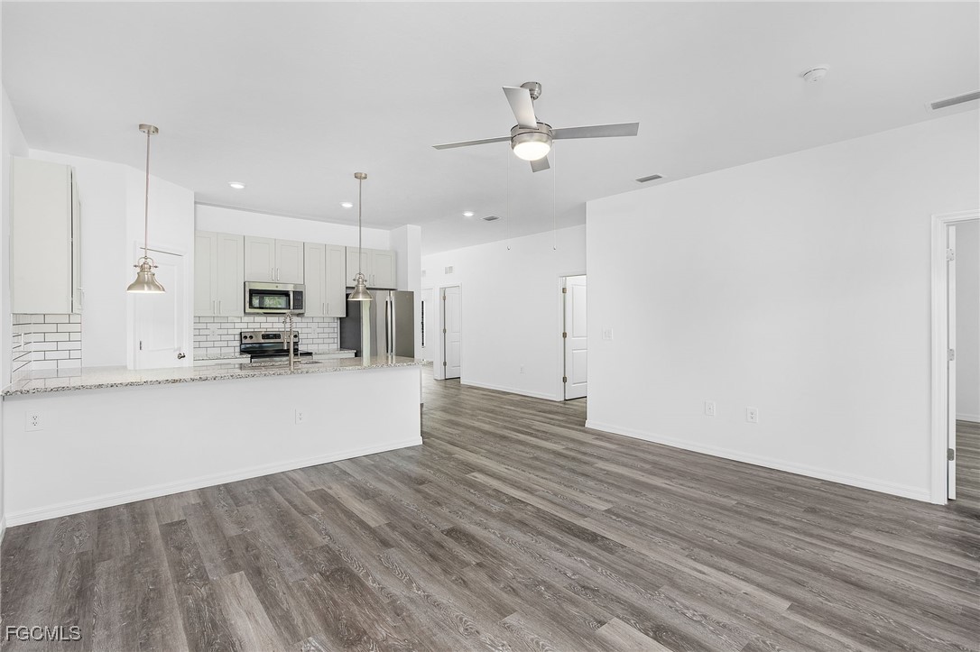 3106/3108 SE Santa Barbara Place