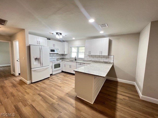 2919/2921 SW santa barbara Place