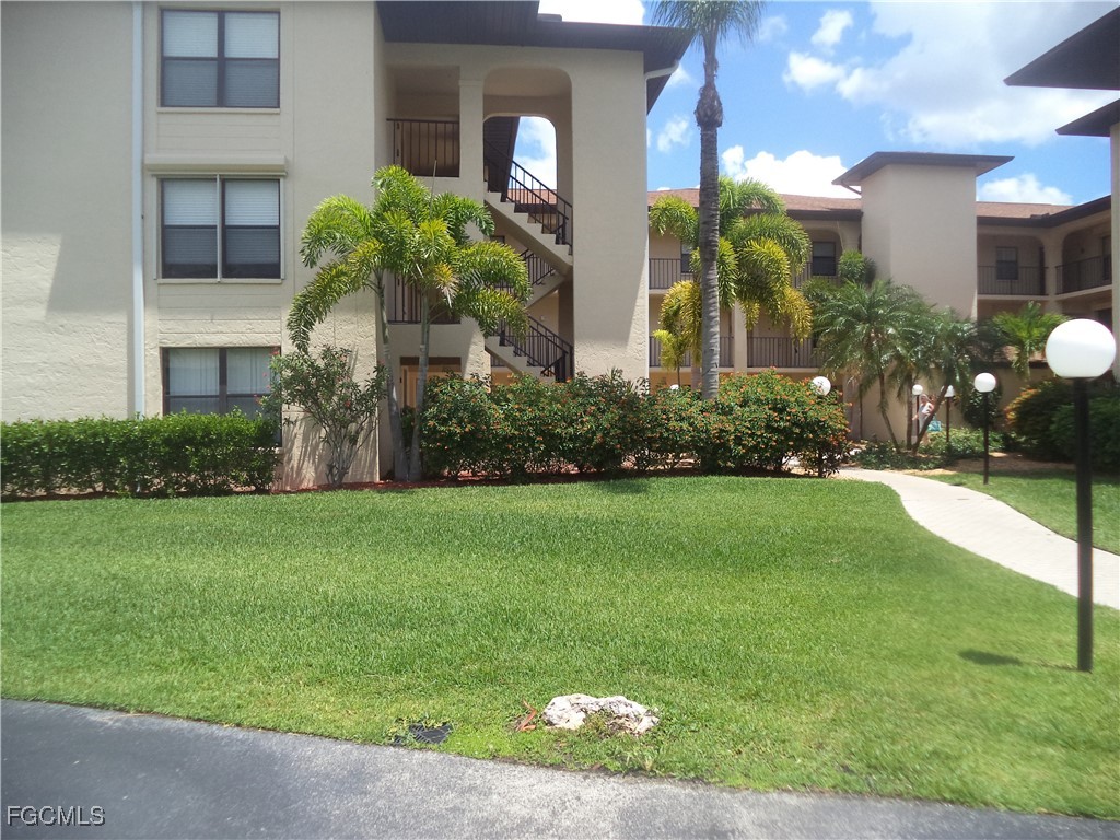 8474  Charter Club Circle, Apt 13