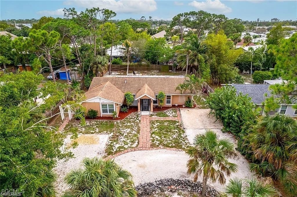 3523  Quails Walk