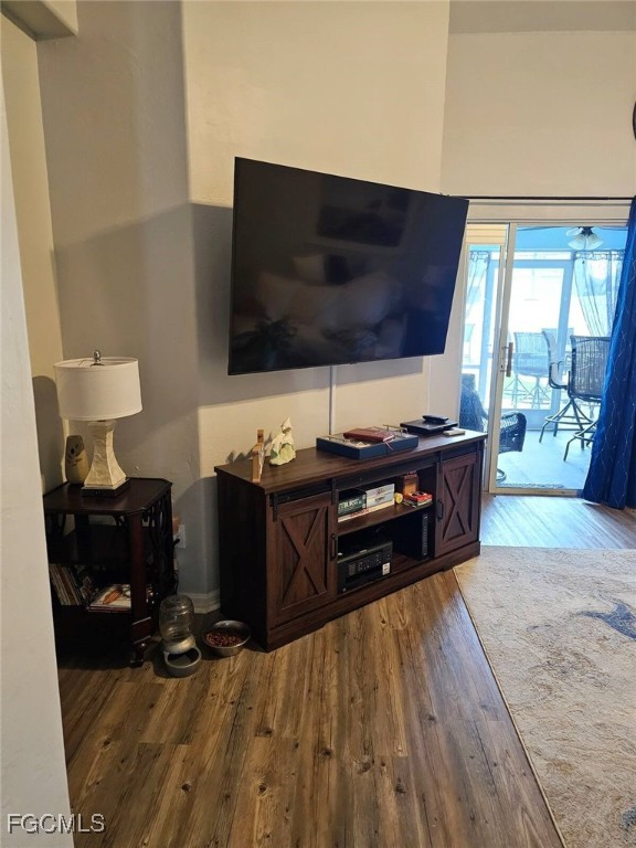 1418  Cape Coral Parkway