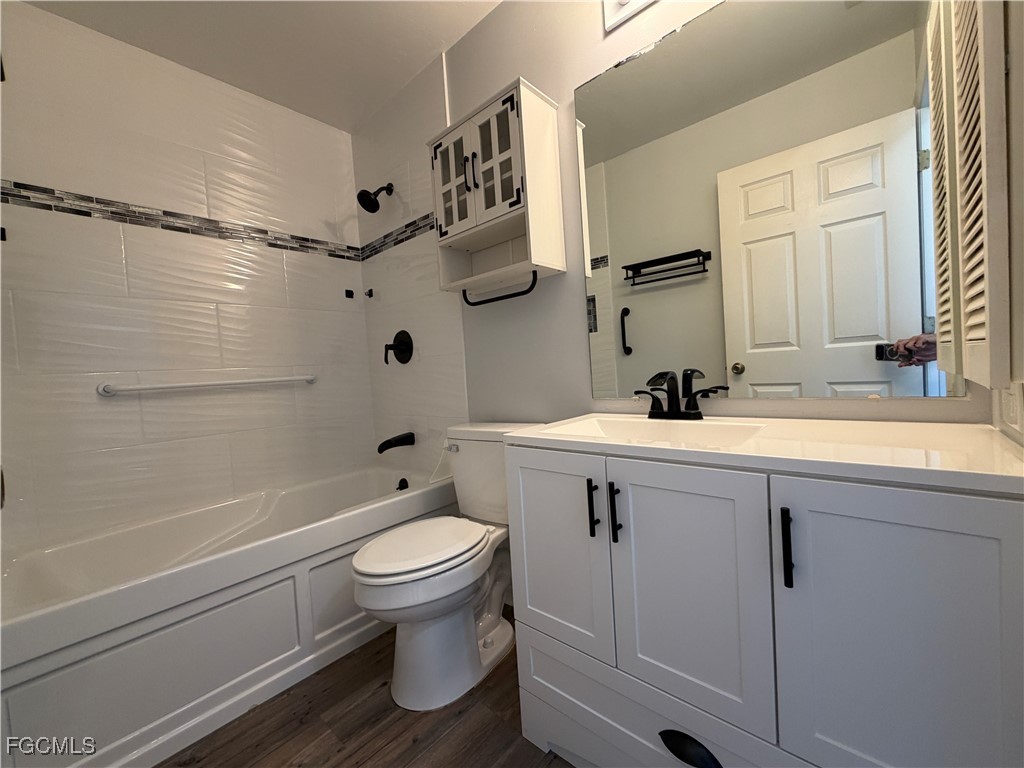 1418  Cape Coral Parkway