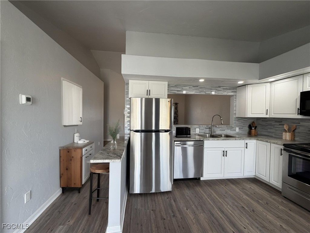 1418  Cape Coral Parkway