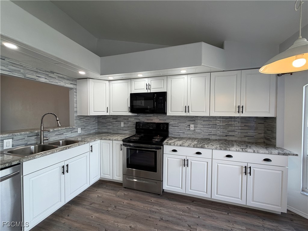 1418  Cape Coral Parkway