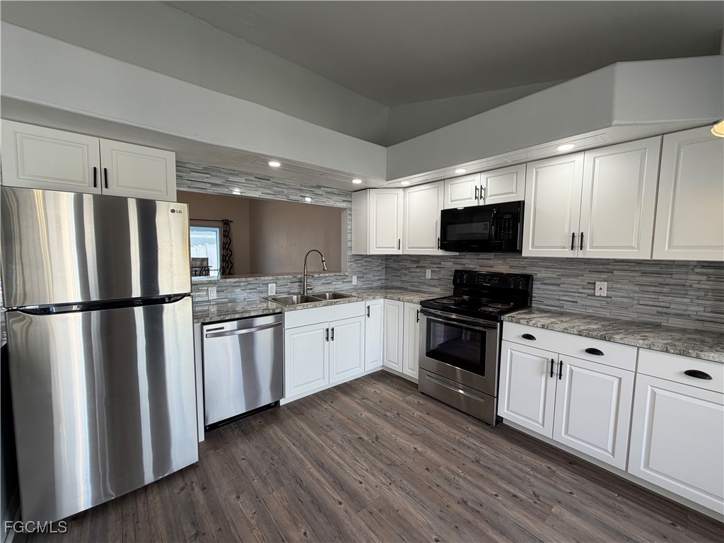 1418  Cape Coral Parkway