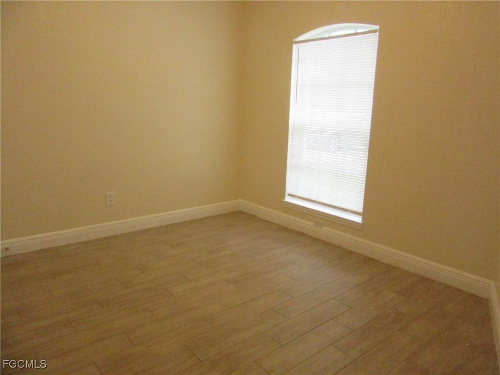 821/823  Meadow Road