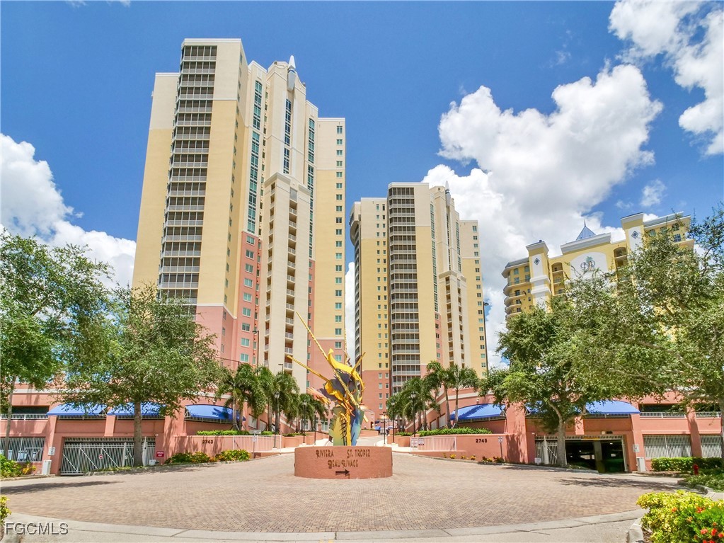 2743  1st Street, Apt 2004