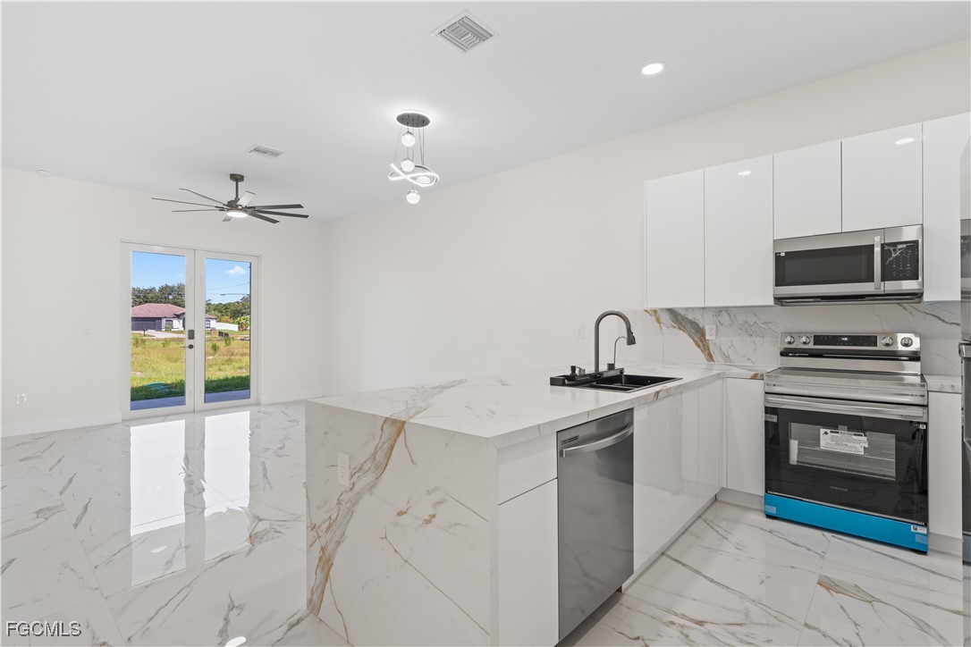 428/430  Petite Avenue
