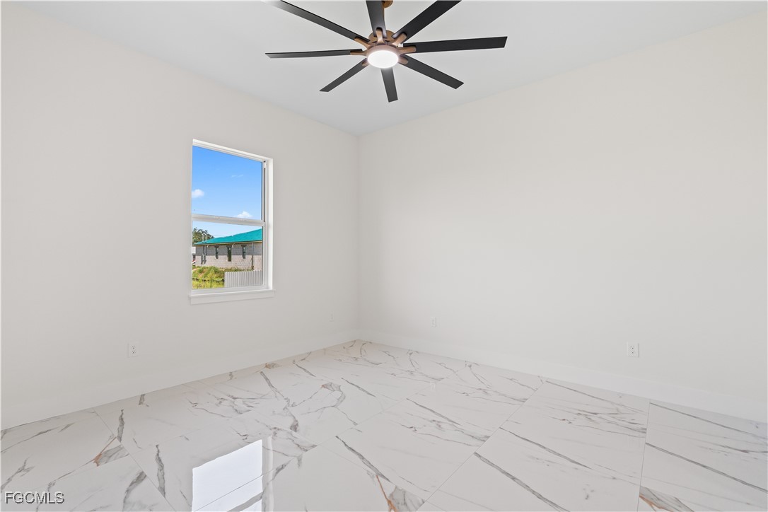 428/430  Petite Avenue