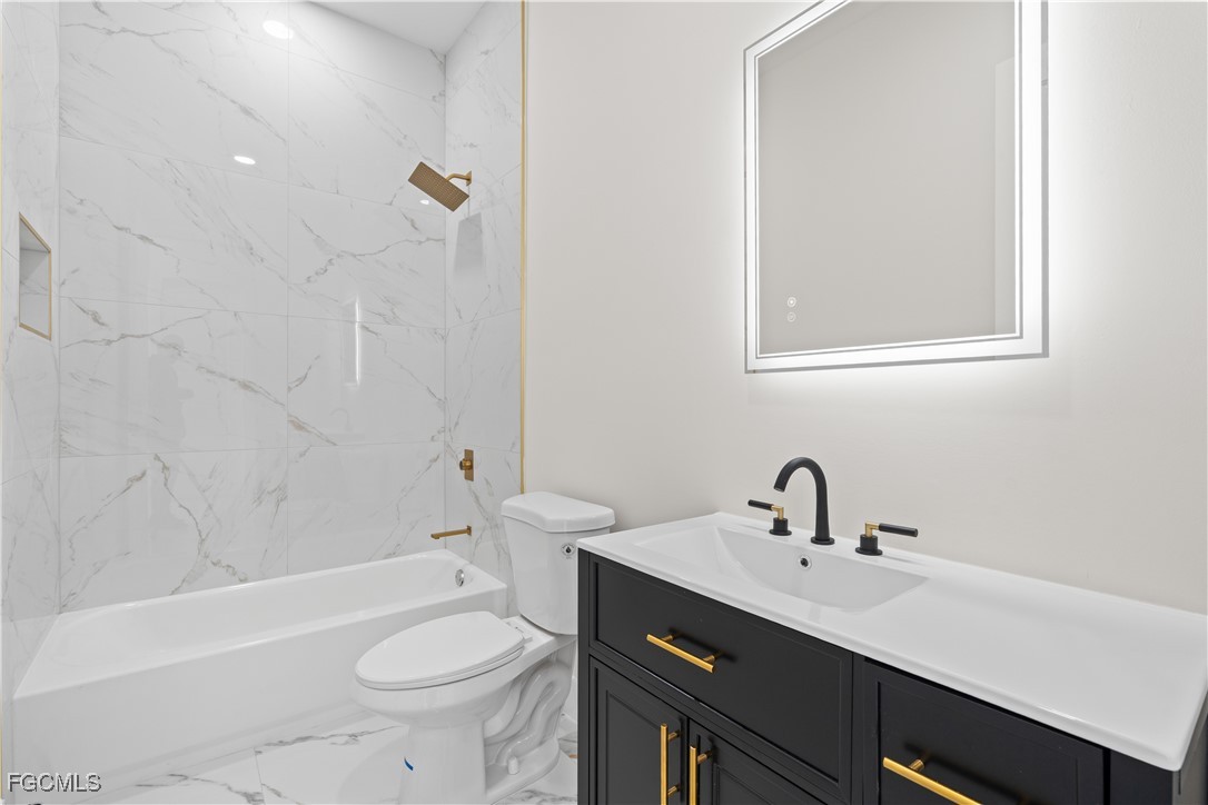 428/430  Petite Avenue