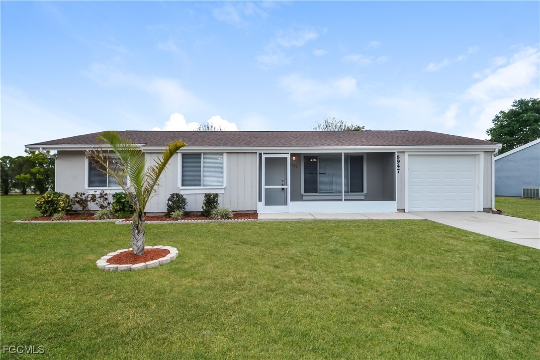 6947  Roslyn Court