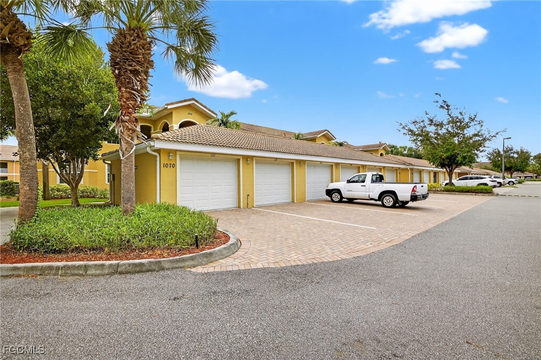 1070  Winding Pines Circle, Apt 201