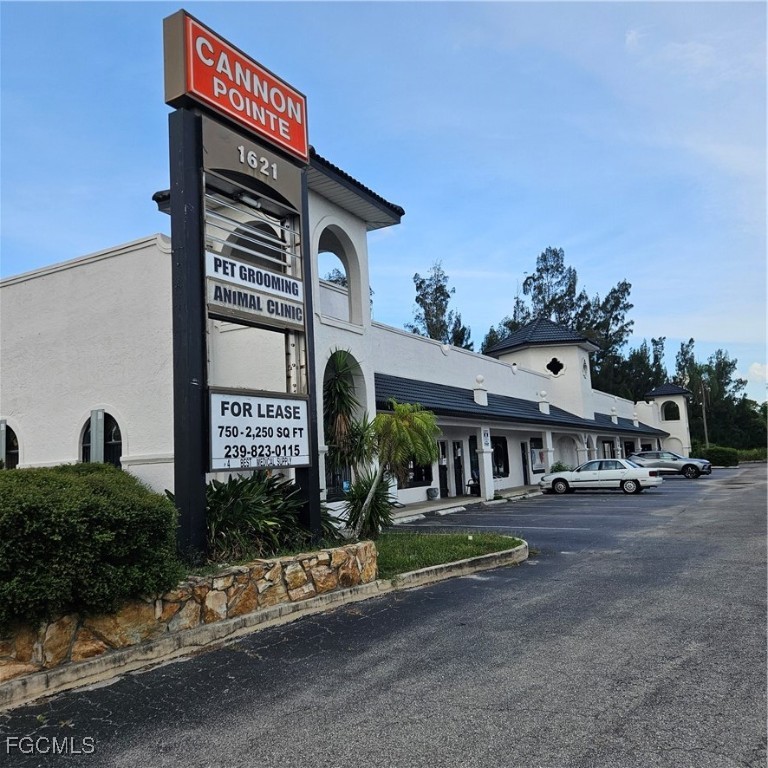 1621 N Tamiami Trail